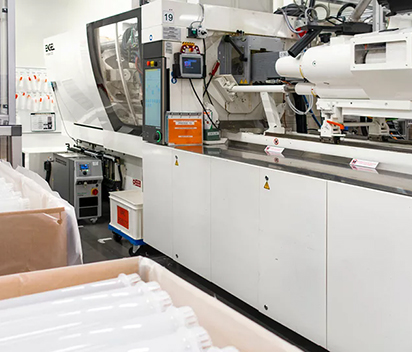 Injection molding machine ideal for applications in packaging & medical technology 