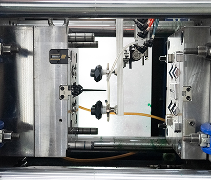 Injection molding machine are easy to apply for prototyping