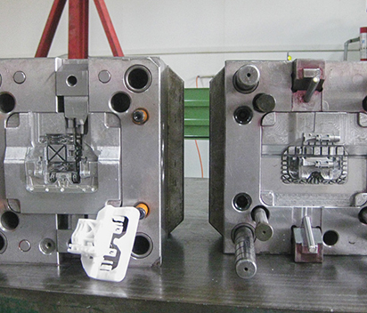 Injection Molding Machine Works With 3D Printed Molds