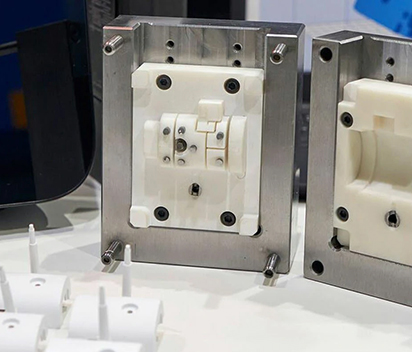 Injection molding machine Ideal for thin-wall plastic parts
