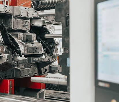 Supporting Custom Manufacturing with Flexible Injection Molding Machines